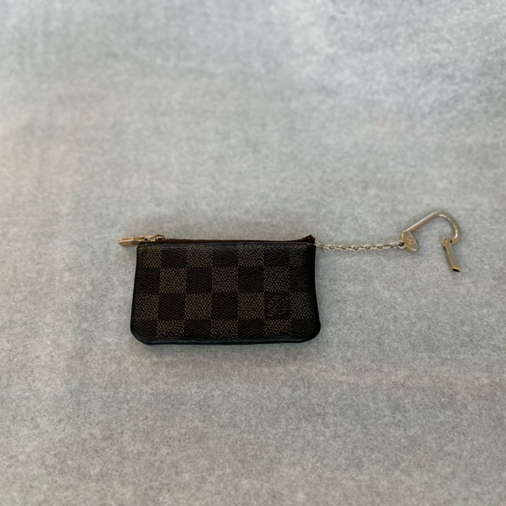 Authentic Louis Vuitton Damier Ebene Key Pouch